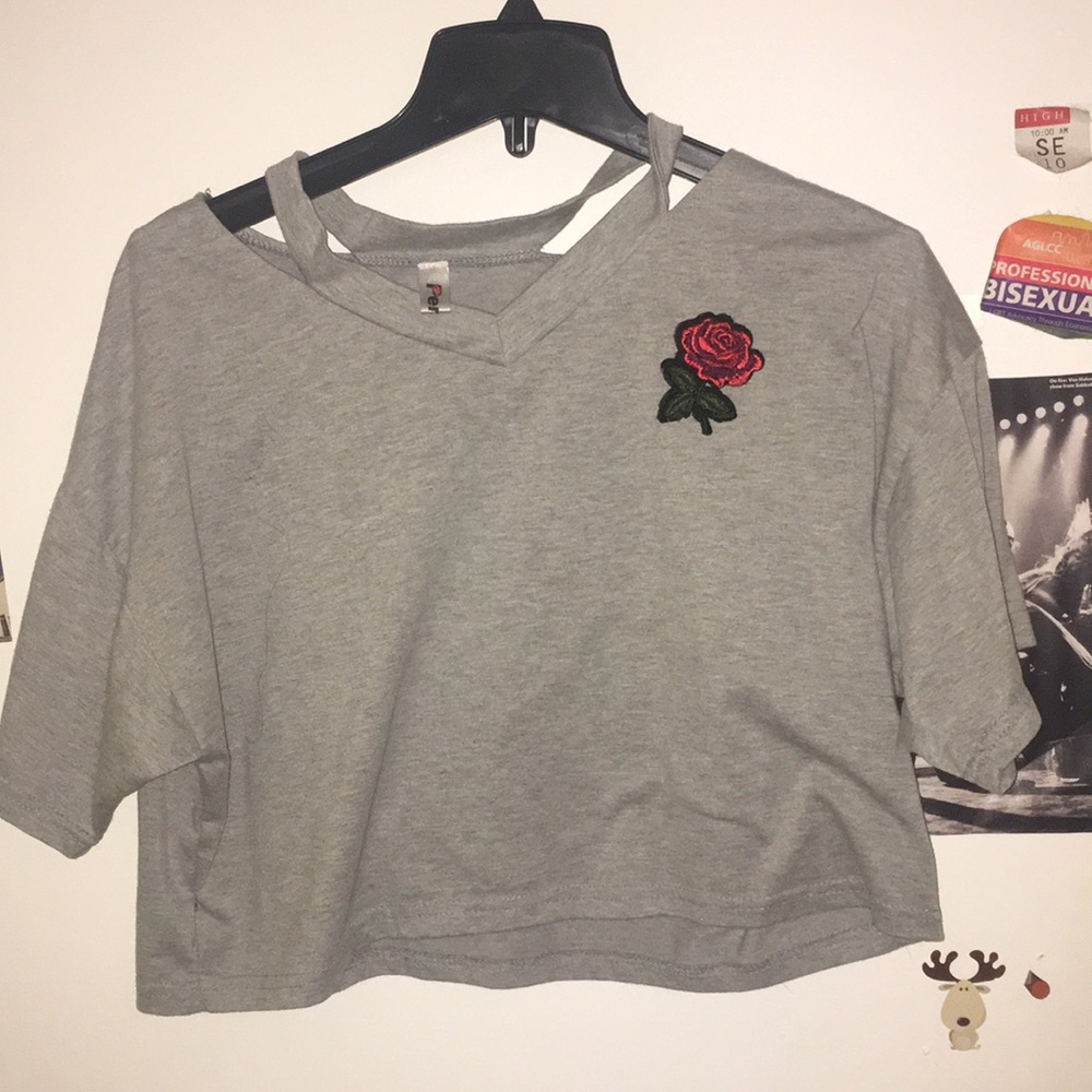 Super cute rose crop top